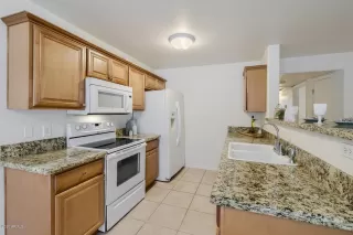 Photo #5: 6156970 Listing