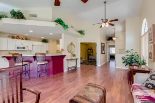 Photo #5: 6157163 Listing