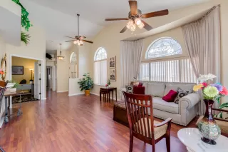 Photo #6: 6157163 Listing