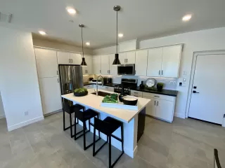 Photo #2: 6157316 Listing