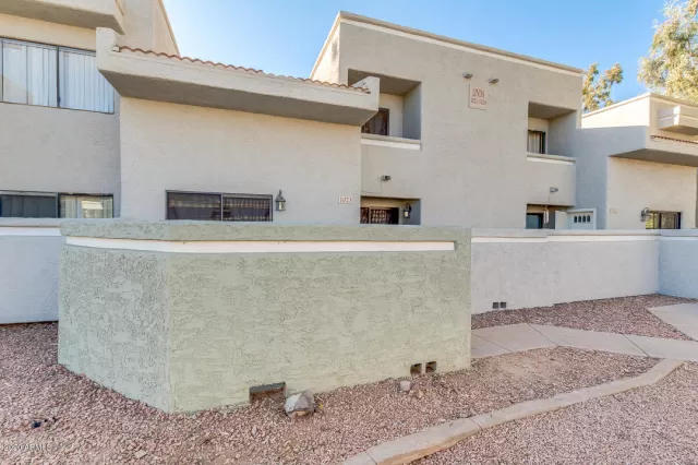 MLS: 6157398 Condo For Sale