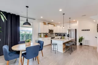 Photo #2: 6158894 Listing