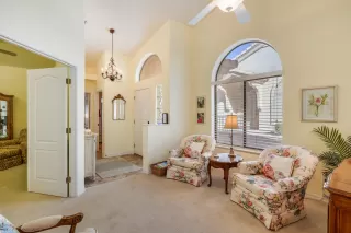 Photo #5: 6159428 Listing