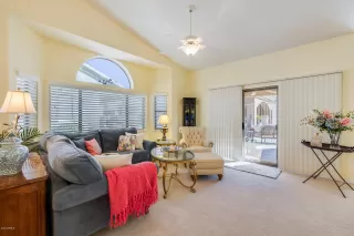 Photo #6: 6159428 Listing