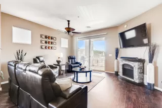 Photo #3: 6159459 Listing