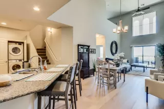 Photo #2: 6159762 Listing