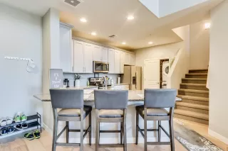 Photo #4: 6159762 Listing