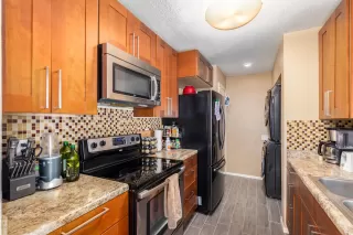 Photo #6: 6159941 Listing