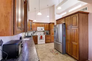 Photo #6: 6160011 Listing