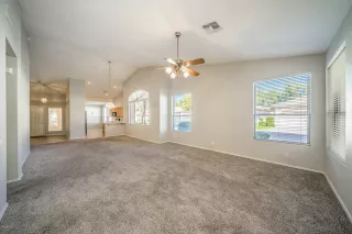 Photo #4: 6160045 Listing