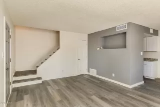 Photo #4: 6160258 Listing