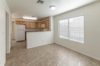 Photo #5: 6160585 Listing
