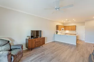 Photo #5: 6160786 Listing