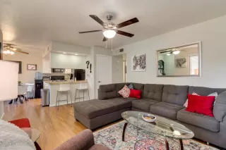 Photo #5: 6161245 Listing