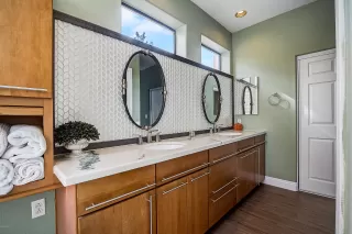 Photo #5: 6161935 Listing 