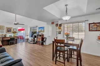 Photo #4: 6162819 Listing