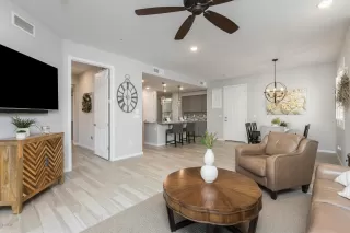 Photo #4: 6162960 Listing