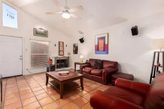 Photo #6: 6163046 Listing