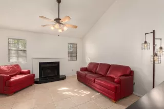 Photo #4: 6163193 Listing