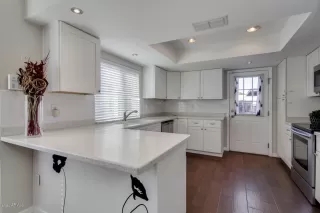 Photo #5: 6163259 Listing