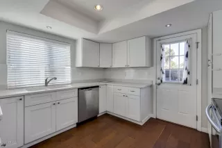 Photo #6: 6163259 Listing