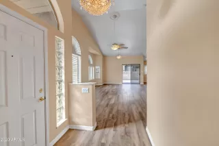 Photo #6: 6163332 Listing