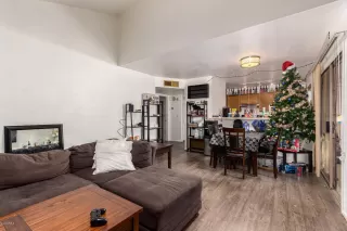 Photo #5: 6163400 Listing