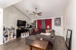 Photo #6: 6163400 Listing