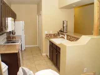 Photo #5: 6165122 Listing