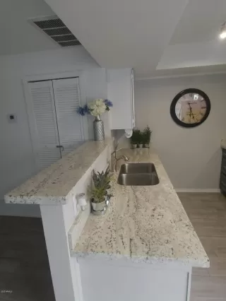 Photo #6: 6165159 Listing