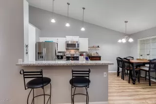 Photo #5: 6165239 Listing