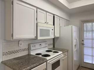 Photo #4: 6165420 Listing