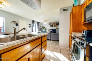 Photo #6: 6165586 Listing