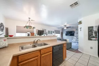 Photo #6: 6166700 Listing 