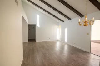 Photo #4: 6167567 Listing