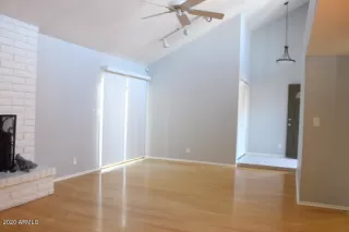 Photo #5: 6167996 Listing