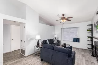 Photo #4: 6168271 Listing