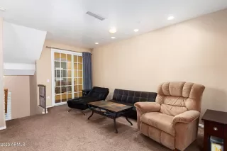 Photo #6: 6168930 Listing