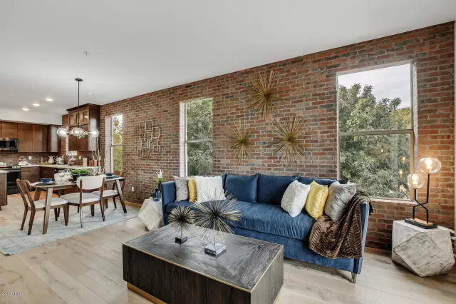 MLS: 6168955 Condo For Sale