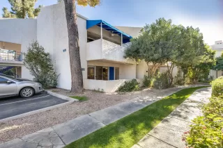 Photo #4: 6169103 Listing