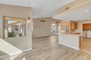 Photo #2: 6169242 Listing 