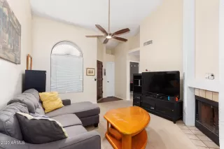 Photo #6: 6169908 Listing