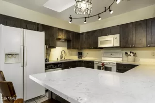 Photo #5: 6169985 Listing