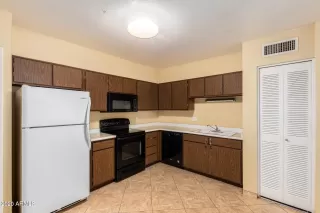 Photo #2: 6170059 Listing