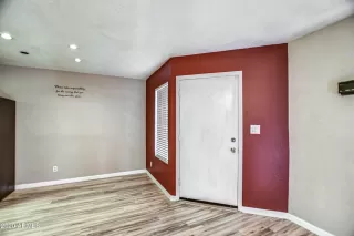 Photo #4: 6170204 Listing