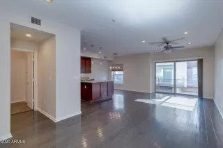 Photo #6: 6170298 Listing