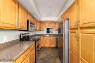 Photo #5: 6170400 Listing