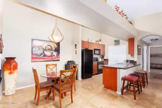 Photo #5: 6170860 Listing