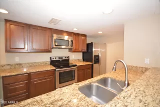 Photo #4: 6171457 Listing