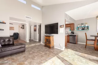 Photo #4: 6171786 Listing